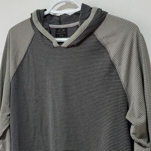 OAKLEY medium pinstriped grey light hoodie